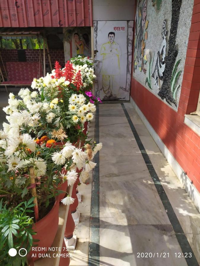 Swapnonir Hotel Shānti Niketan Buitenkant foto
